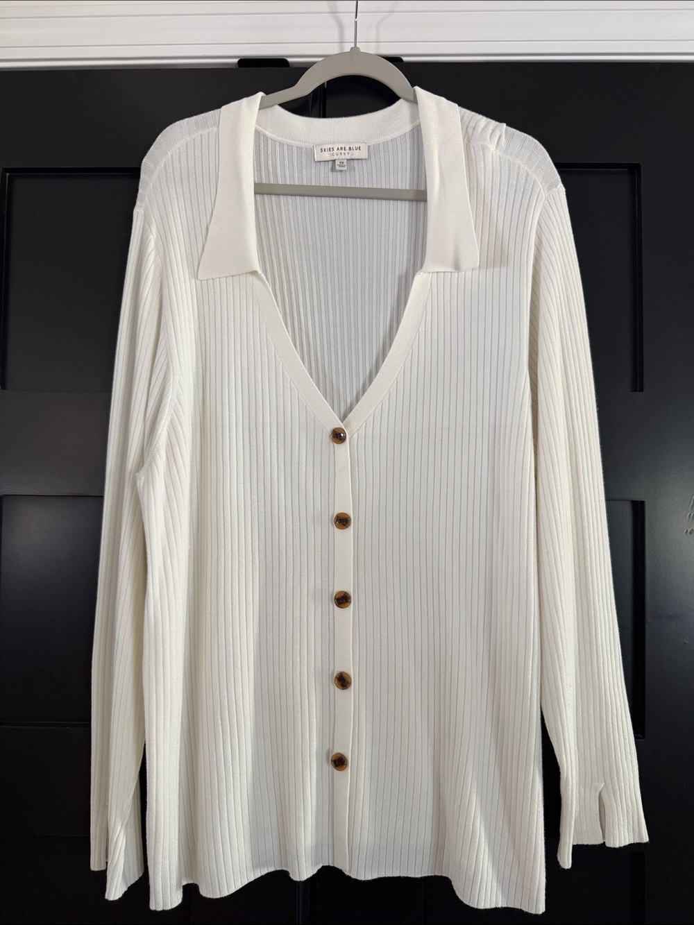 Skies Are Blue Ivory Ribbed Button-Front Collared Cardigan